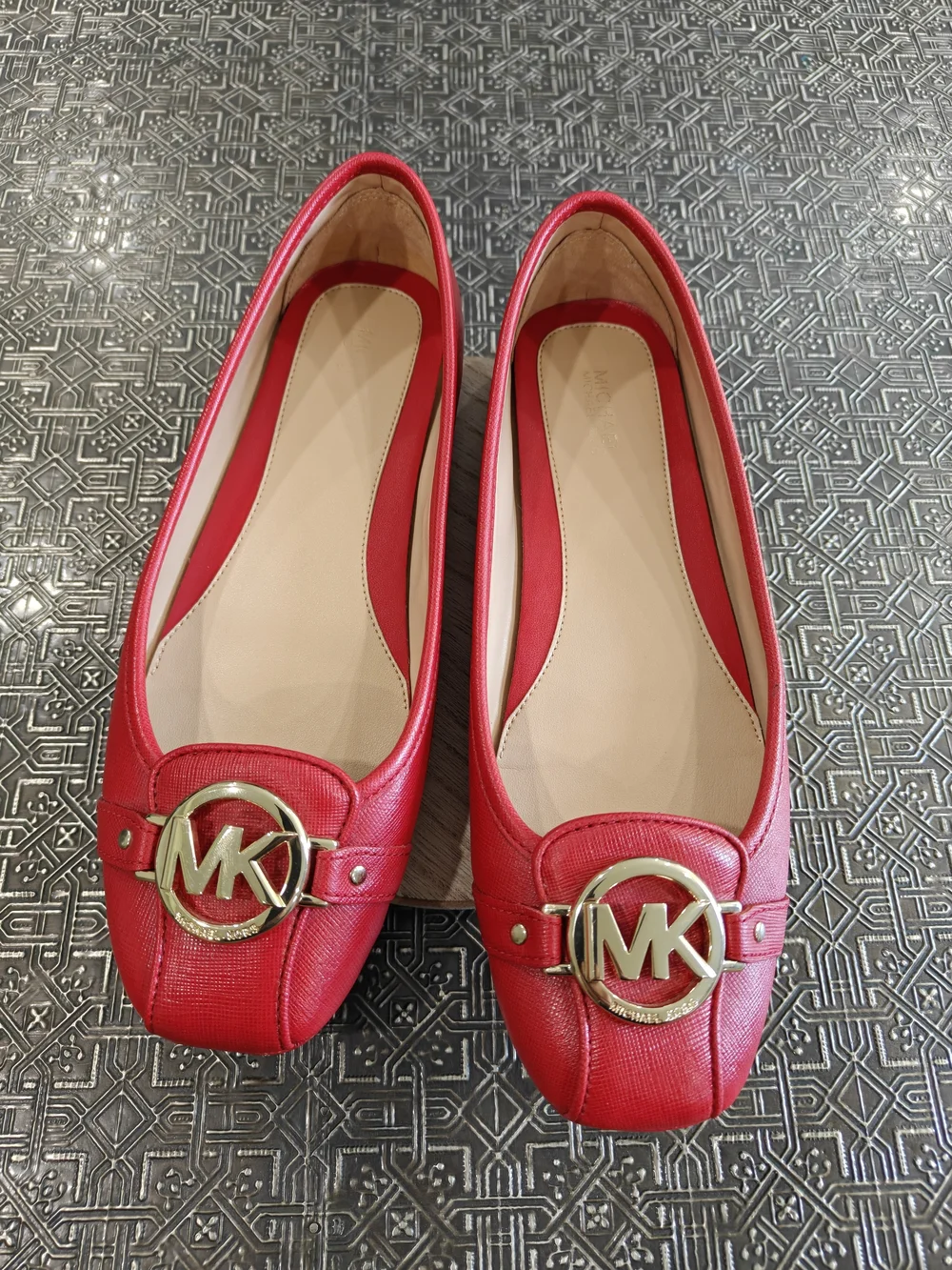 🐢 Michael Kors Fulton Moc leather flats Driving Shoe. Red With Gold Medallion - Picture 1 of 9